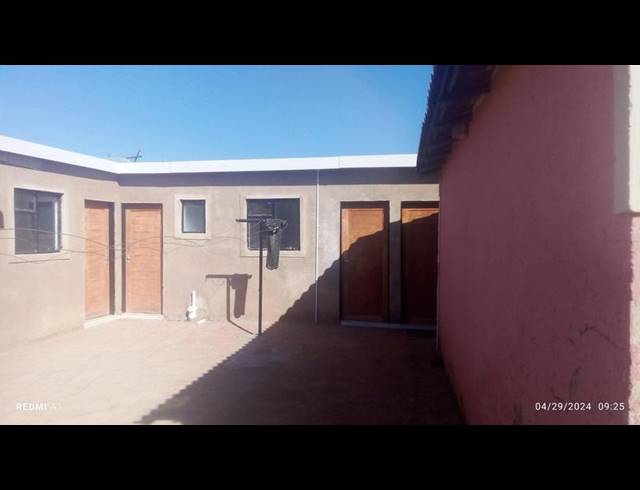 2 BEDROOM HOUSE FOR SALE IN SOSHANGUVE XX